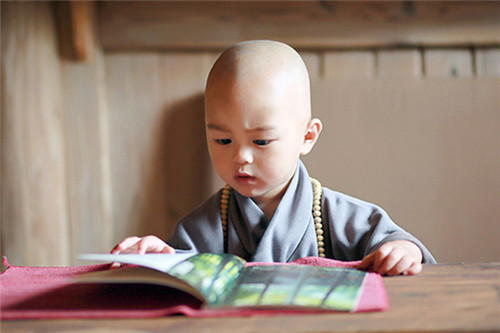 章姓带子男孩取名