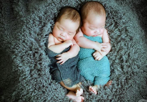 最新双胞胎女儿名字免费